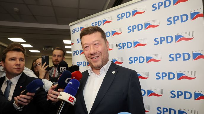 Volební štáb SPD: Tomio Okamura (4.10.2025) Volební štáb SPD: Tomio Okamura (4.10.2025)