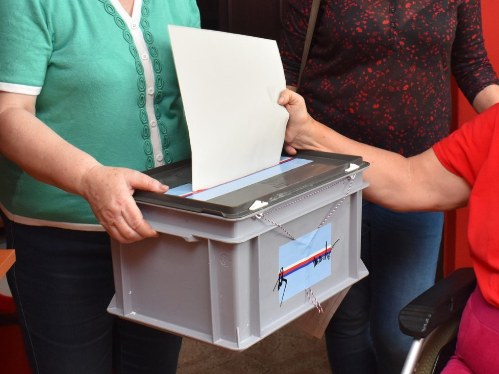 Volební komise v pražských Bohnicích udělala chybu! Omylem připsali výhru Babišovi (ilustrační foto)