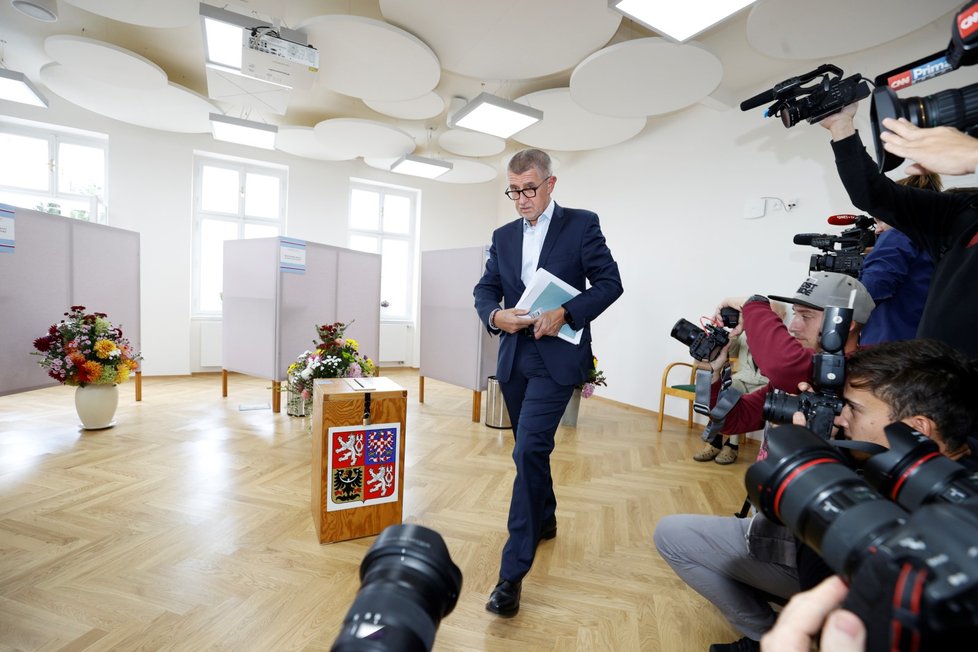 Andrej Babiš odevzdal hlas v Průhonicích.