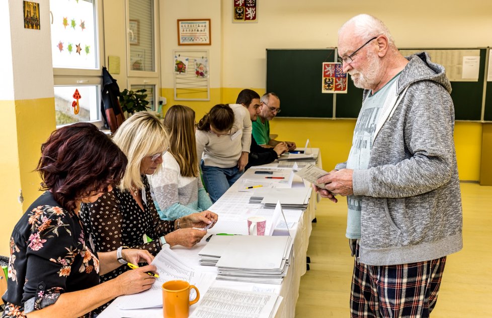 První den voleb do zastupitelstev obcí v Boleticích. (23.9.2022)