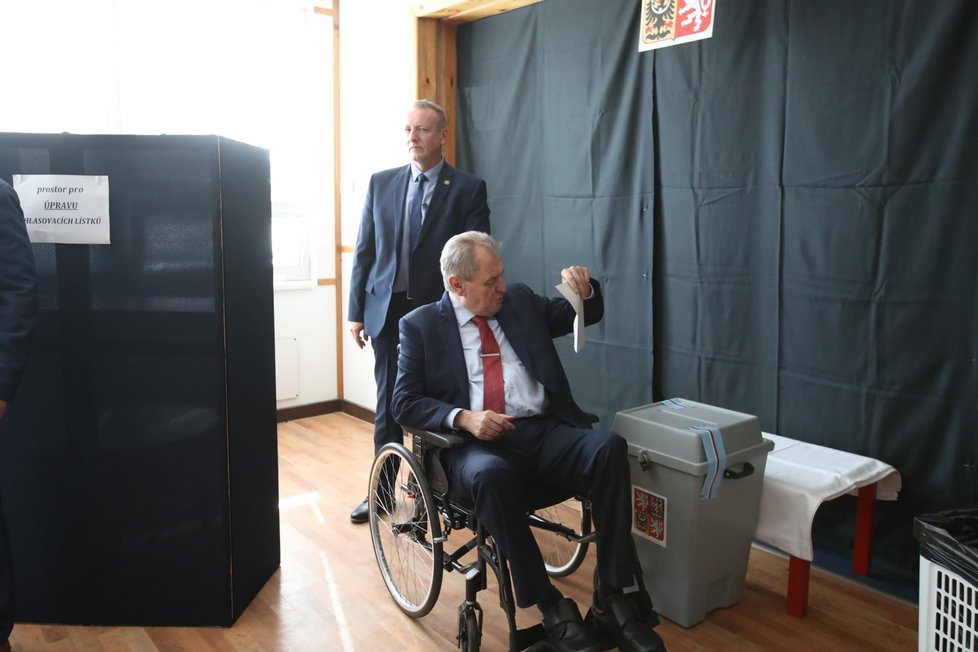 Prezident Miloš Zeman odvolil poprvé v Lánech. (23.9.2022)