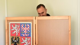 První den voleb do obecních zastupitelstev a třetiny Senátu v obvodu číslo 61 Olomouc. (23.9.2022)