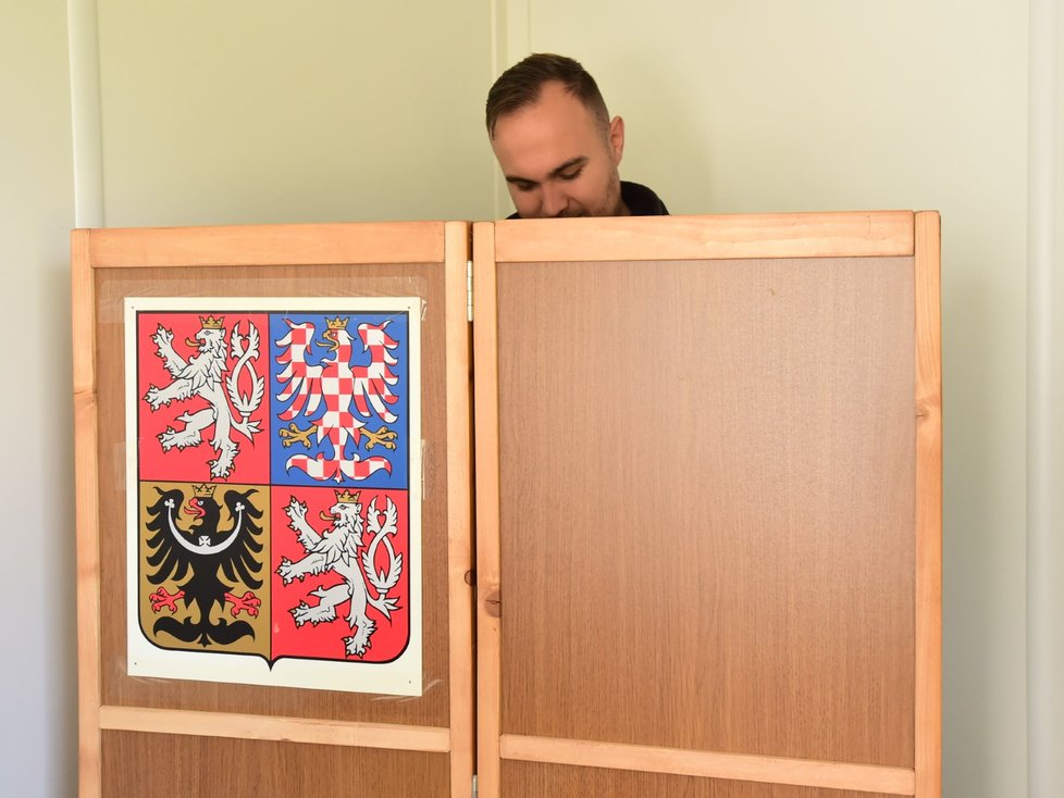První den voleb do obecních zastupitelstev a třetiny Senátu v obvodu číslo 61 Olomouc. (23.9.2022)