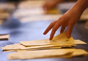 Na sčítání hlasů bude v nadcházejících komunálních volbách dohlížet přes 14.500 okrskových volebních komisí. Zhruba 5000 z nich bude navíc zpracovávat i hlasy v senátních volbách.