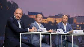 Krajská debata Blesku 2020: Zleva Josef Bernard (za STAN), Zdeněk Štefek (KSČM), Jakub Unucka (ODS)