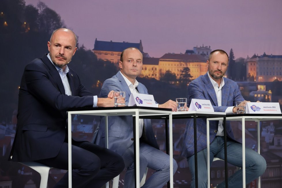 Krajská debata Blesku 2020: Zleva Josef Bernard (za STAN), Zdeněk Štefek (KSČM), Jakub Unucka (ODS)