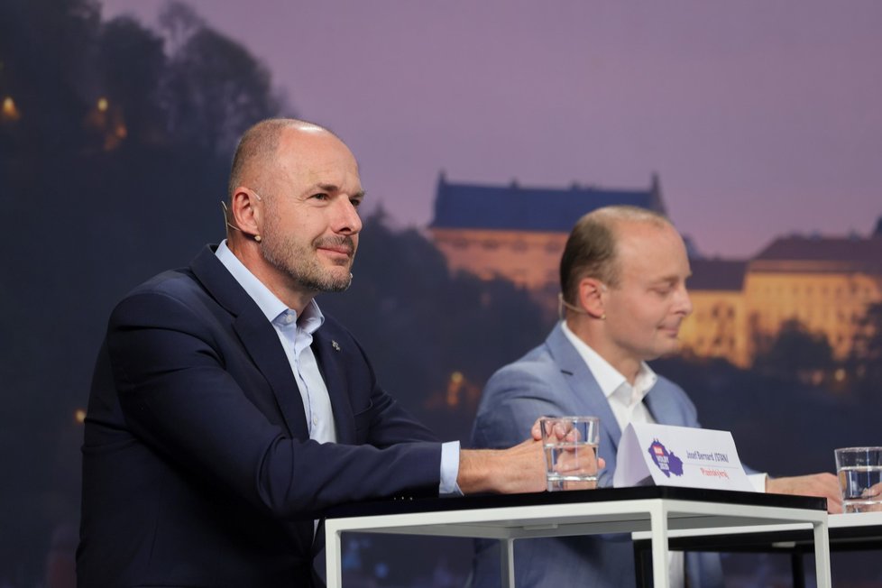 Krajská debata Blesku 2020: Zleva Josef Bernard (za STAN), Zdeněk Štefek (KSČM)