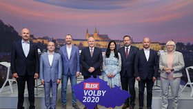 Krajské volby 2020: Zleva Josef Bernard (za STAN), Zdeněk Štefek (KSČM), Jakub Unucka (ODS), Ladislav Okleštěk (ANO), Zuzana Klusová (Piráti), Lukáš Curylo (KDU-ČSL), Michal Kučera (TOP 09), Olga Sehnalová (ČSSD)