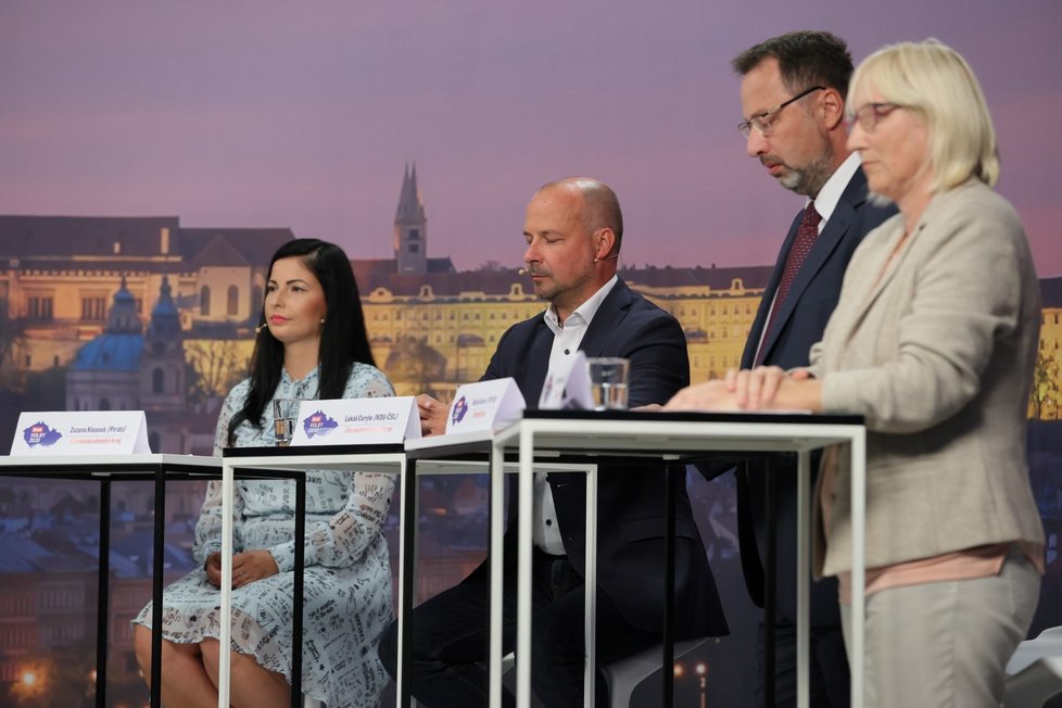 Krajská debata Blesku 2020: Zleva Zuzana Klusová (Piráti), Lukáš Curylo (KDU-ČSL), Michal Kučera (TOP 09), Olga Sehnalová (ČSSD)