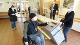 Špatná zpráva pro stranu Merkelové: V zemských volbách utrpěla nejhorší porážku v historii
