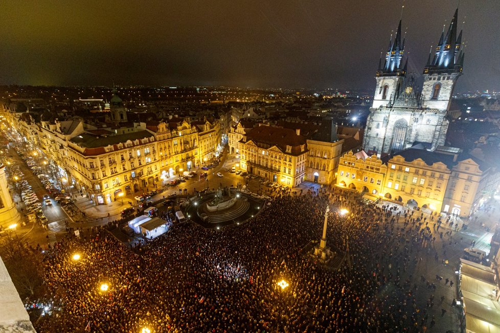 Prezidentské volby 2023: Příznivci Petra Pavla na Staroměstském náměstí. (25. 1. 2023)