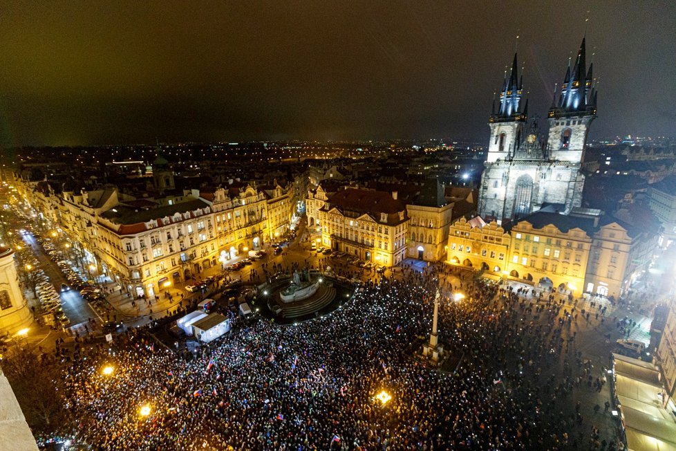 Prezidentské volby 2023: Příznivci Petra Pavla na Staroměstském náměstí. (25. 1. 2023)