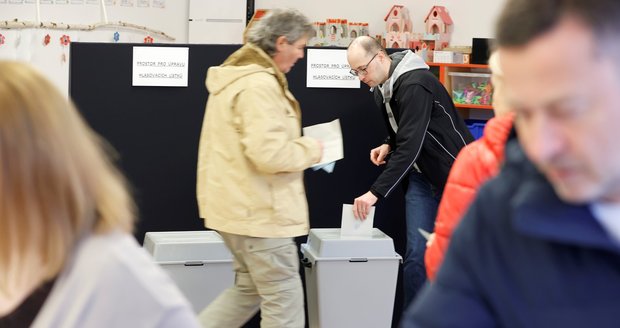 Krajské volby 2024: Proč nebudou v Praze, kdo může volit a jak si sehnat voličský průkaz?
