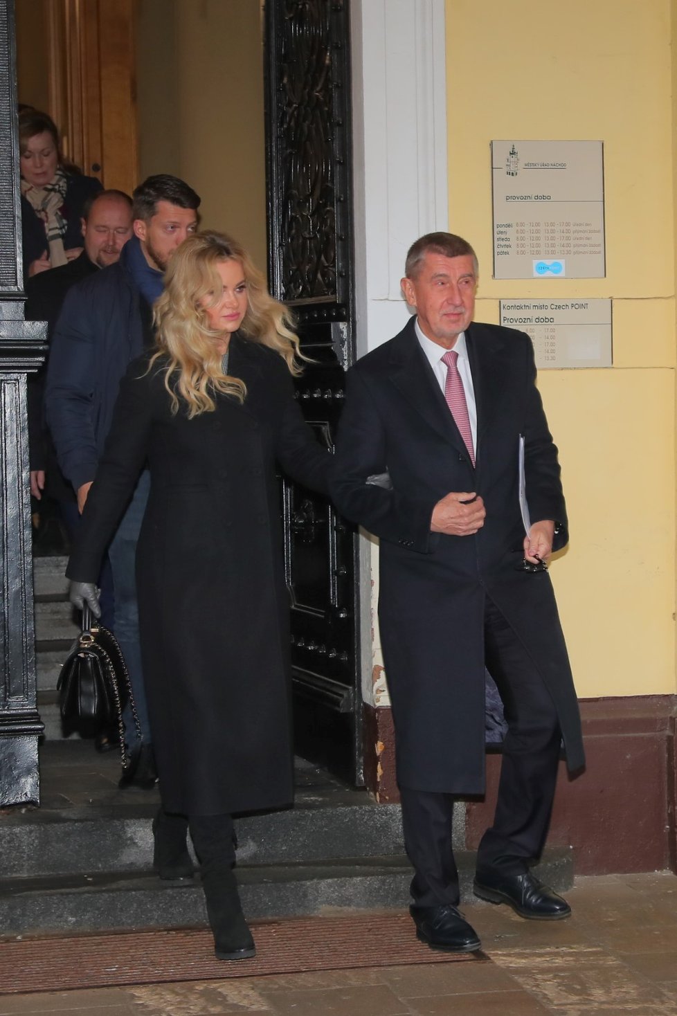 Andrej Babiš v manželkou Monikou v Náchodě (5.12.2022)