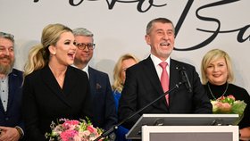 Andrej Babiš a Monika Babišová ve volebním štábu na Chodově (28. 1. 2023)