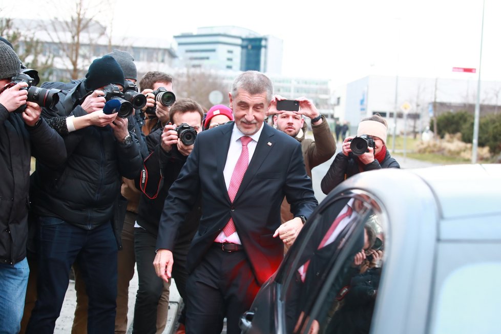 Andrej Babiš dorazil do svého volebního štábu (28. 1. 2023).