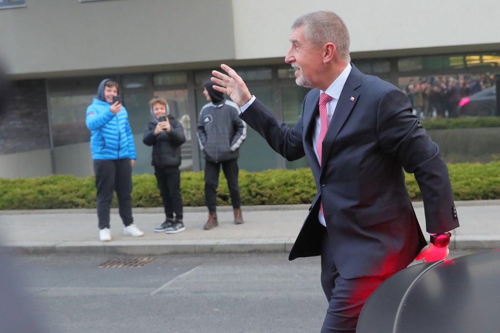 Andrej Babiš dorazil do svého štábu (28. 1. 2023).