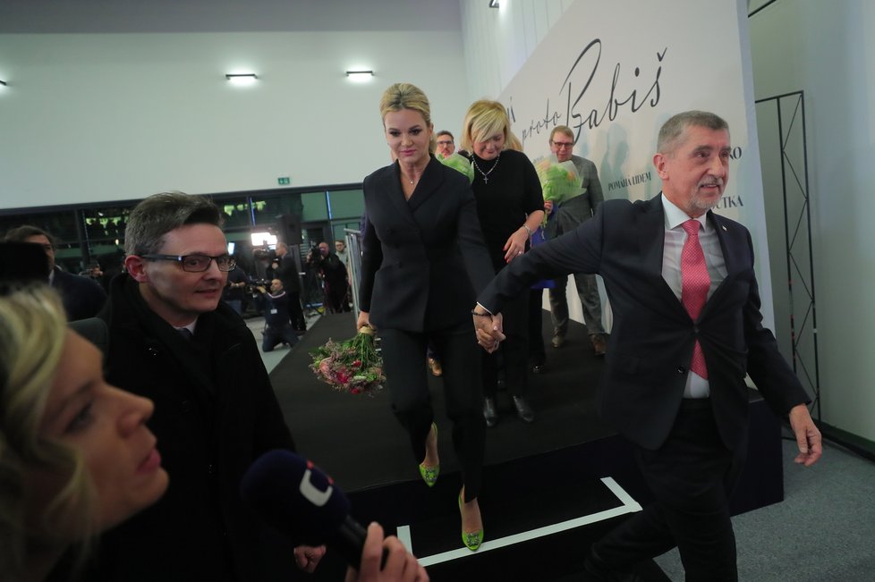 Andrej Babiš a Monika Babišová ve volebním štábu (28. 1. 2023)