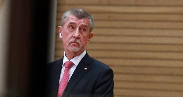 „Z čeho teď nakrmím děti!“ Babiš to schytává za výzvu k sázení. Přišla nečekaná omluva