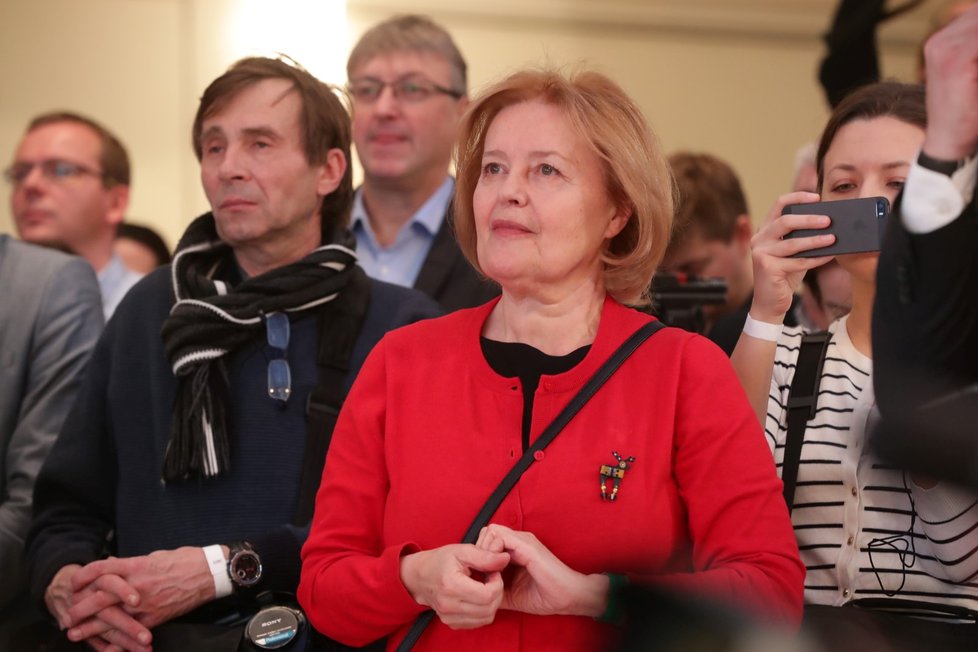 Michal Horáček okomentoval výsledky prezidentské volby. Do jeho štábu přišla také diplomatka Magda Vašáryová.