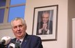 Miloš Zeman doufá, že v druhém kole budou voliči spoléhat hlavně na vlastní rozum a ne na doporučení kandidátů, které podpořili v prvním kole, prohlásil to na tiskové konferenci k výsledkům voleb