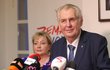 Miloš Zeman doufá, že v druhém kole budou voliči spoléhat hlavně na vlastní rozum a ne na doporučení kandidátů, které podpořili v prvním kole, prohlásil to na tiskové konferenci k výsledkům voleb