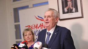 Miloš Zeman doufá, že v druhém kole budou voliči spoléhat hlavně na vlastní rozum a ne na doporučení kandidátů, které podpořili v prvním kole, prohlásil to na tiskové konferenci k výsledkům voleb.