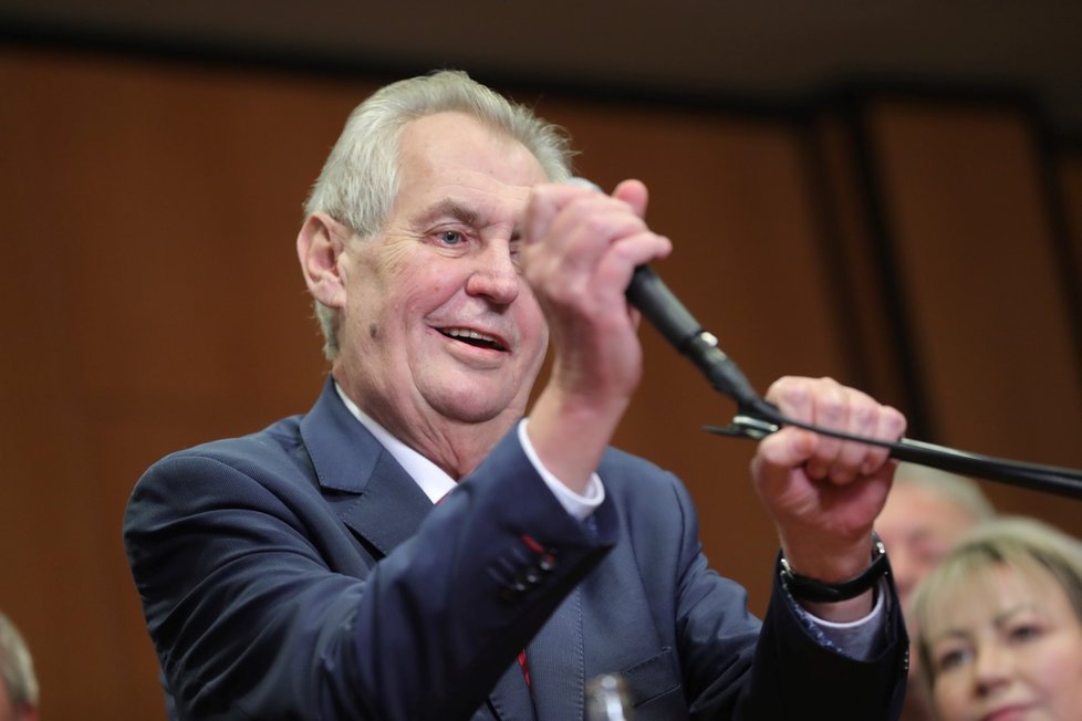 Miloš Zeman i podruhé uspěl v přímé prezidentské volbě, a bude tak pokračovat jako hlava státu.