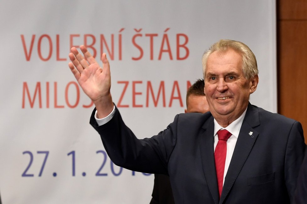 Prezident Miloš Zeman v pondělí jmenoval do funkce 12 rektorů veřejných vysokých škol a univerzit.