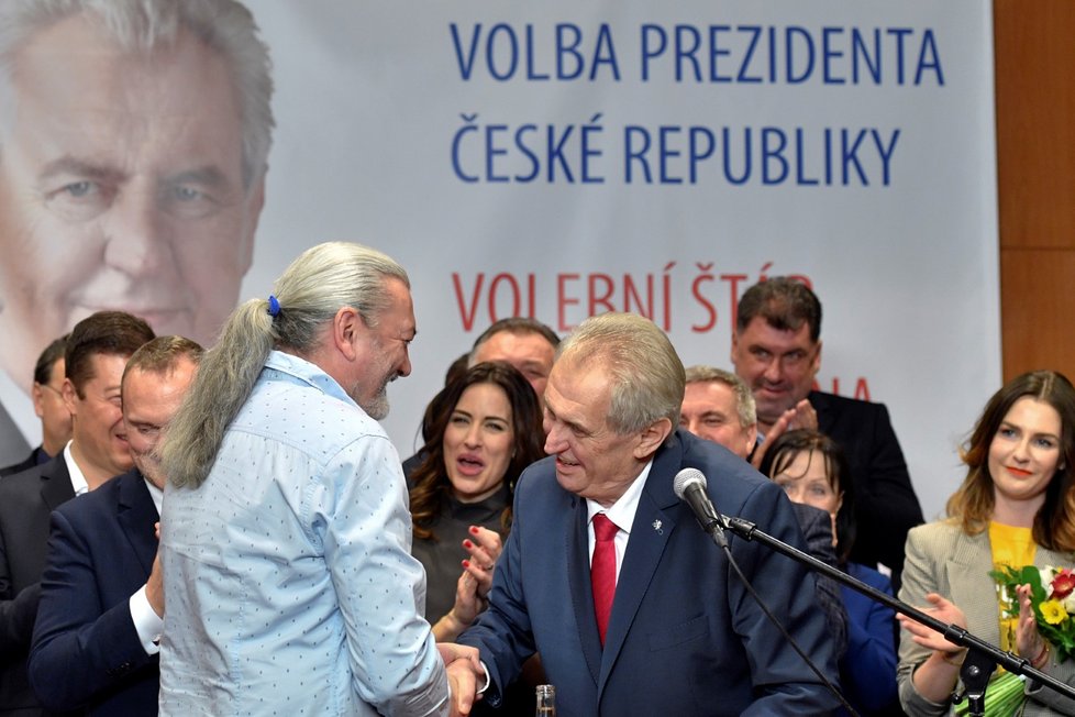 Tisková konference Miloše Zemana poté, co obhájil své vítězství v prezidentské volbě