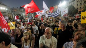 Příznivci radikální řecké levicové strany SYRIZA