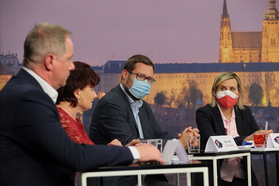 Debata Blesku o školství: Zleva Petr Gazdík (STAN), Alena Nohavová (KSČM), Jiří Nantl (ODS) a Jana Mračková Vildumetzová (ANO) (17. 9. 2020)