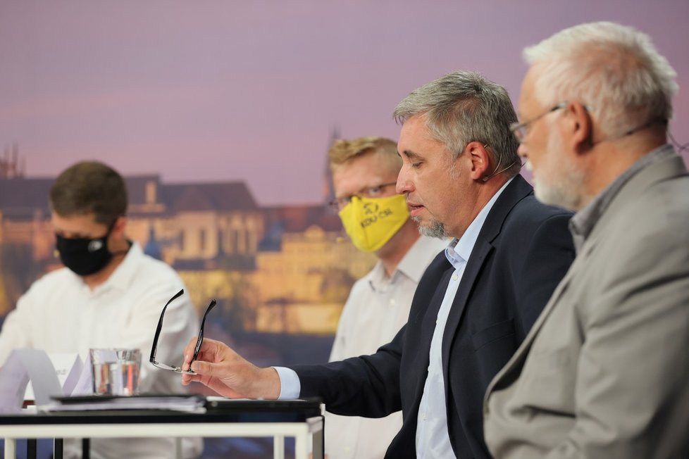 Debata Blesku o školství: Zleva Jiří Snížek (Piráti), Pavel Bělobrádek (KDU-ČSL), Pavel Klíma (TOP 09) a Josef Jadrný (ČSSD) (17. 9. 2020)