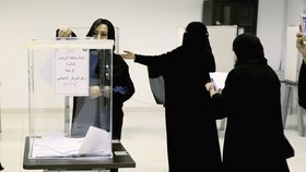 V Saúdské Arábii byly poprvé u voleb i ženy. A některé samy uspěly.
