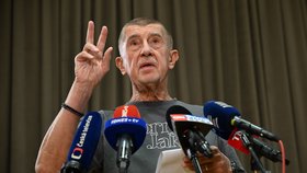 Tisková konference Andreje Babiše po prohře v senátních volbách
