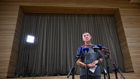 Tisková konference Andreje Babiše po prohře v senátních volbách