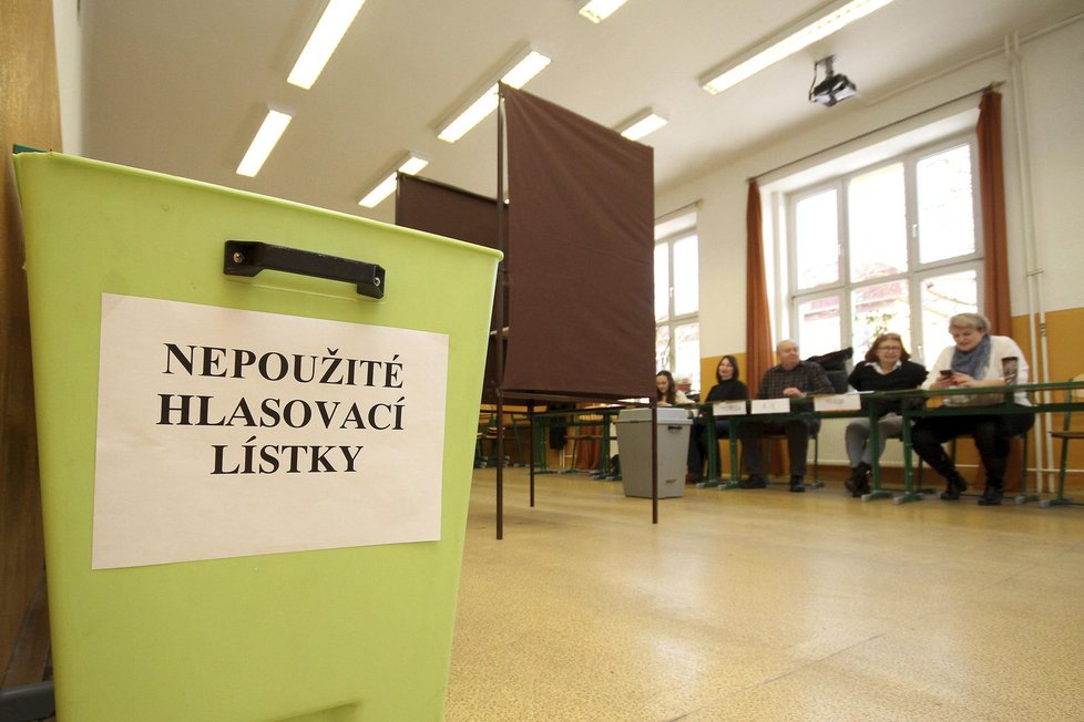 Senátní volby na Mostecku provázela   nízká účast voličů. Pro politiky signál, proč zavést internetové volby.