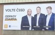 Posměch vyvolal i billboard liberecké ČSSD. Lidé na Facebooku stranu přirovnávají k odpadu.