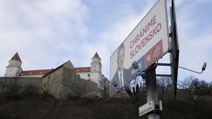 Na Slovensku probíhají volby do parlamentu, favoritem je Fico