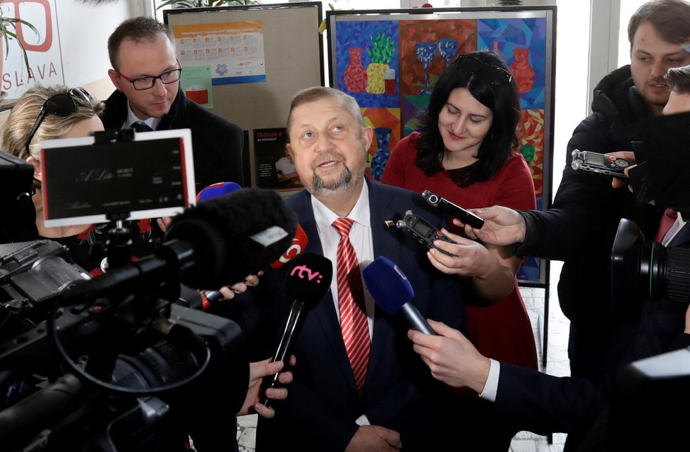 Prezidentské volby na Slovensku: Štefan Harabin ve volební místnosti (16. 3. 2019)