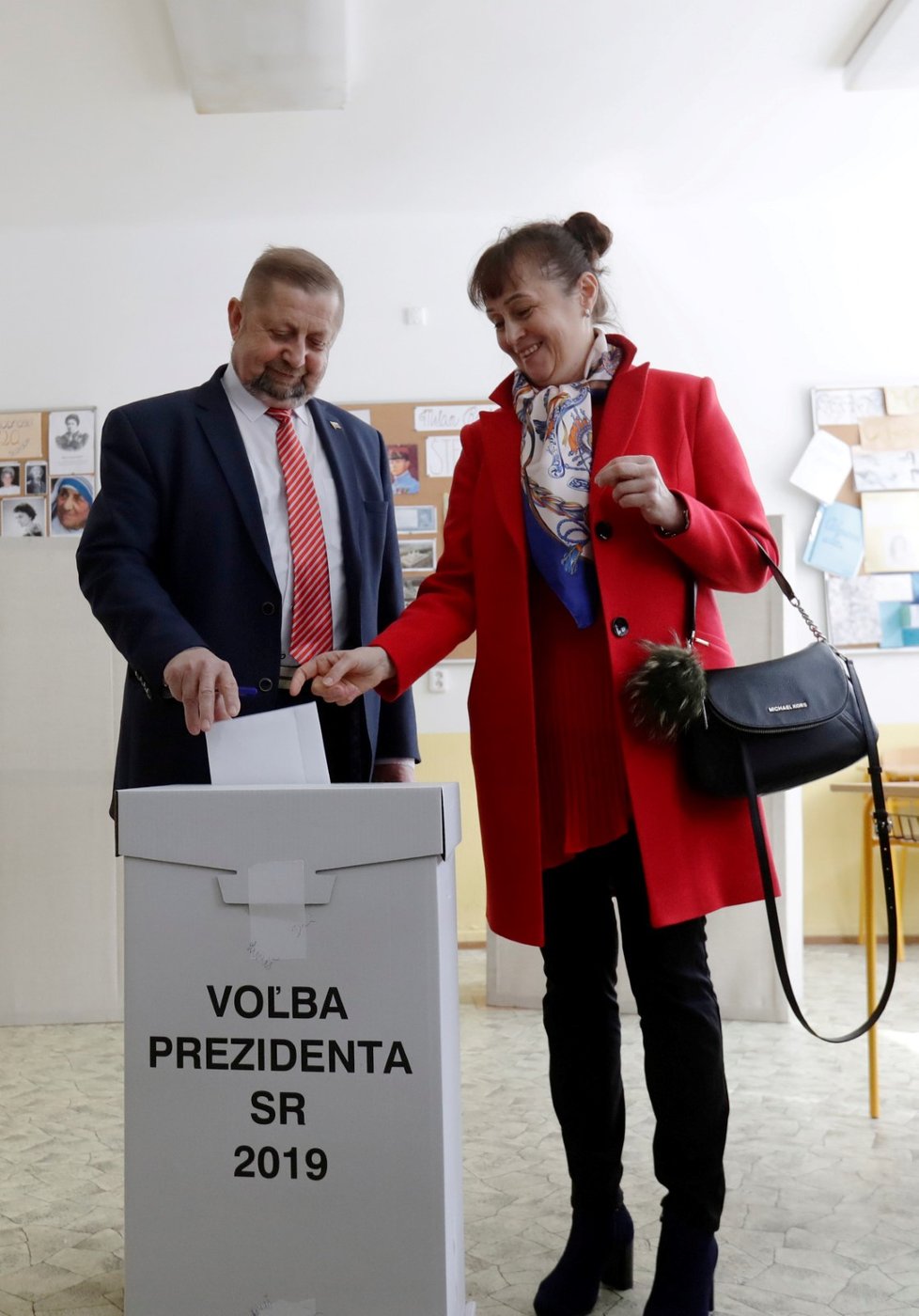 Prezidentské volby na Slovensku: Štefan Harabin ve volební místnosti (16. 3. 2019)