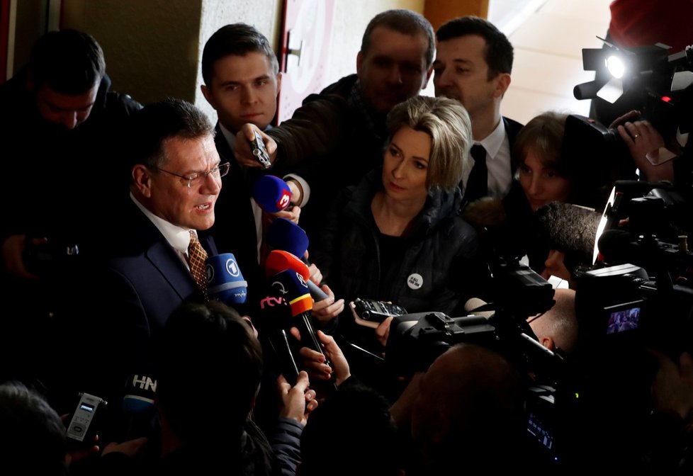 Prezidentské volby na Slovensku: Maroš Šefčovič ve volební místnosti (16. 3. 2019)