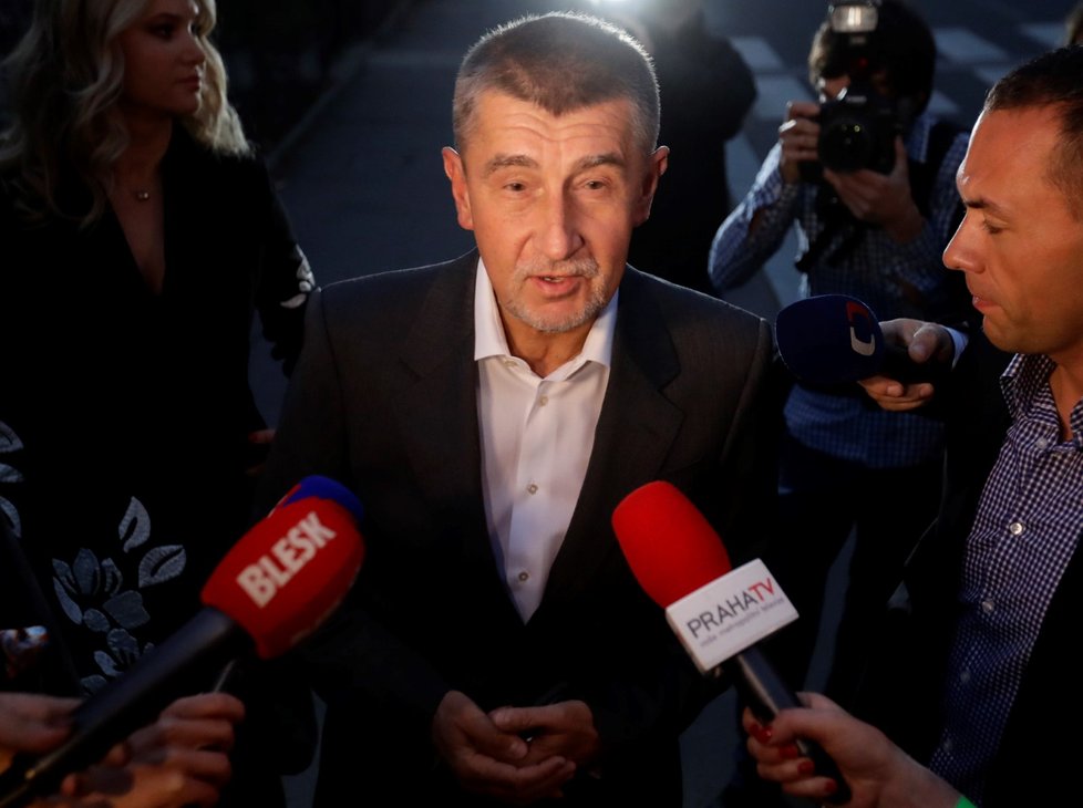 Andrej Babiš dorazil do volebního štábu svého hnutí ANO až v podvečer