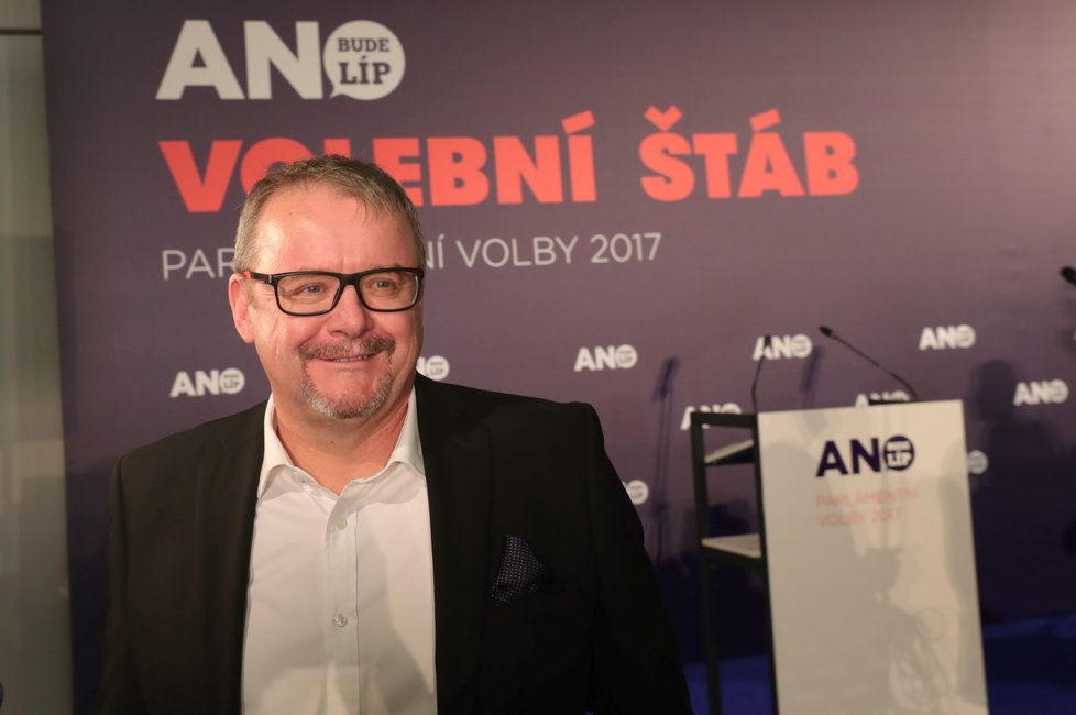 Ministr dopravy Dan Ťok ve volebním štábu hnutí ANO