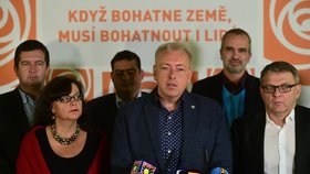 Vedení ČSSD komentuje výsledky voleb.