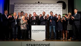 Vstup do Sněmovny nakonec slaví i hnutí Starostové a nezávislí, které se stane nejmenší parlamentní stranou.