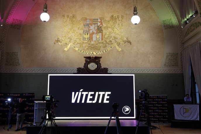 Štáb Pirátů na Hlavním nádraží v Praze Štáb Pirátů na Hlavním nádraží v Praze