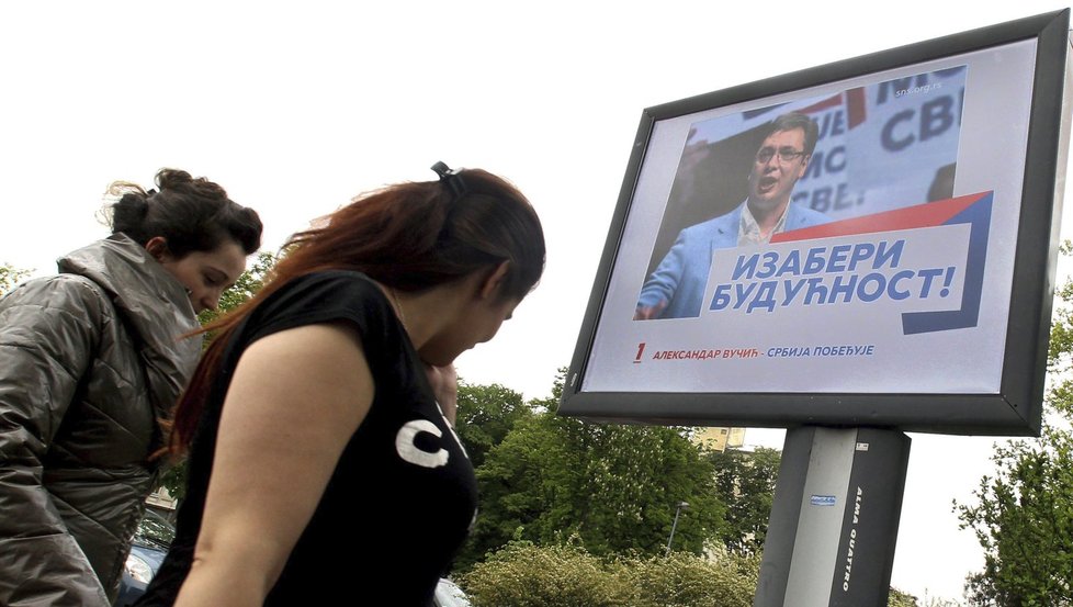 V Srbsku začaly volby, čeká se vítězství Srbské pokrokové strany (SNS) premiéra Aleksandara Vučiće.