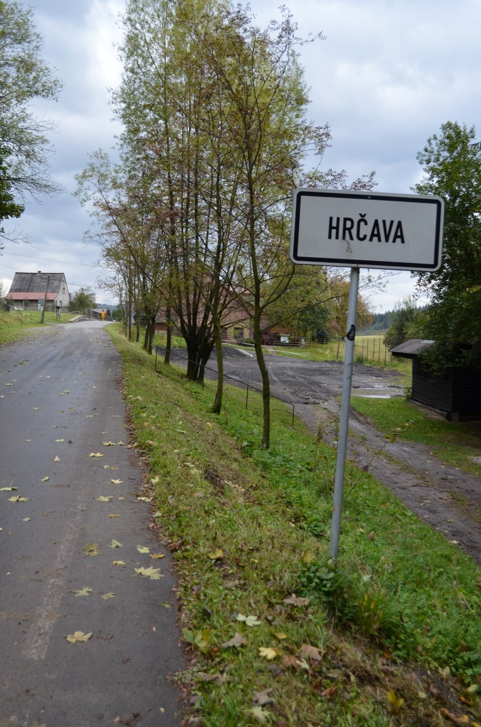 Obec Hrčava a obecní úřad v Hrčavě, kde budou mít jistojistě po volbách jiného starostu.