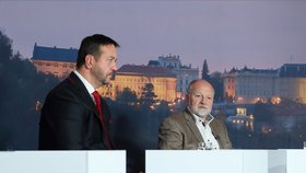 Sociolog Jan Herzmann a epidemiolog Rastislav Maďar ve volebním studiu Blesku.
